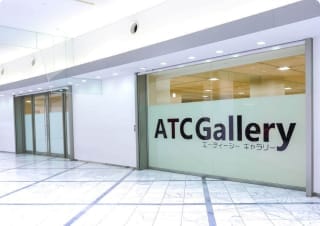 アーティストの展示会や、原画展、文化財の展示など、さまざまな情報発信に最適な約1,500㎡の催事スペースです。